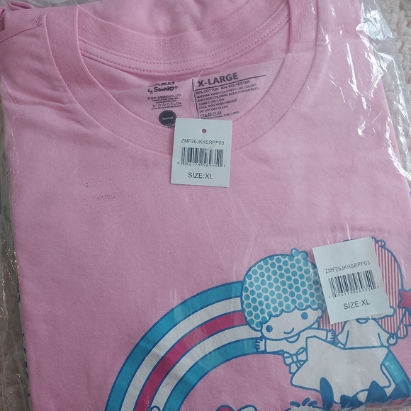 Adult Hello Kitty Pajamas - Picture 4 of 7